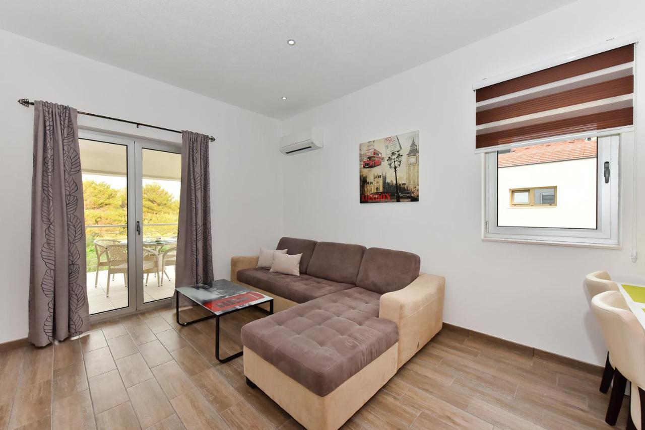 Apartmani Iva Vir Exterior photo